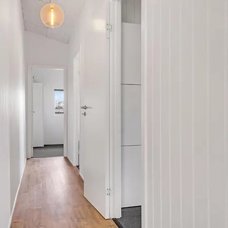 4 Bedroom Stunning In Vaeggerlose Bøtø By