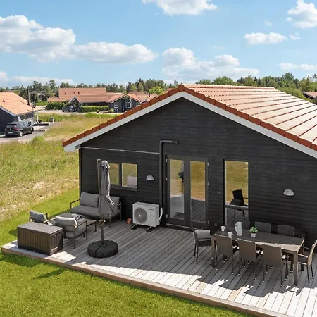 Beautiful In Vaeggerlose With Kitchen