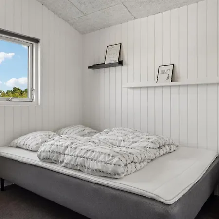 度假居 4 Bedroom Stunning In Vaeggerlose Bøtø By
