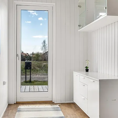 Holiday home Beautiful In Vaeggerlose With Kitchen