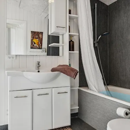 Beautiful In Vaeggerlose With Kitchen