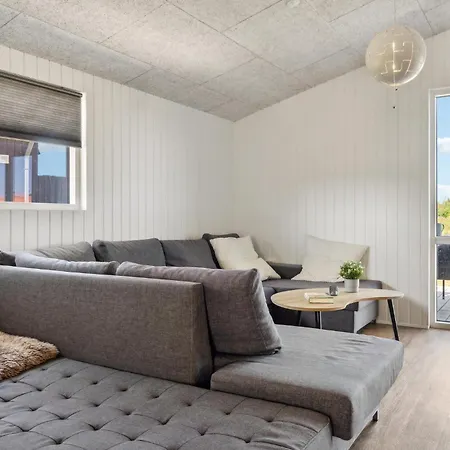 4 Bedroom Stunning In Vaeggerlose 度假居
