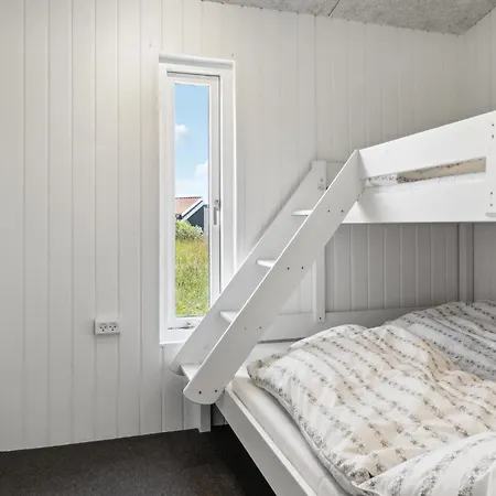 度假居 4 Bedroom Stunning In Vaeggerlose Bøtø By